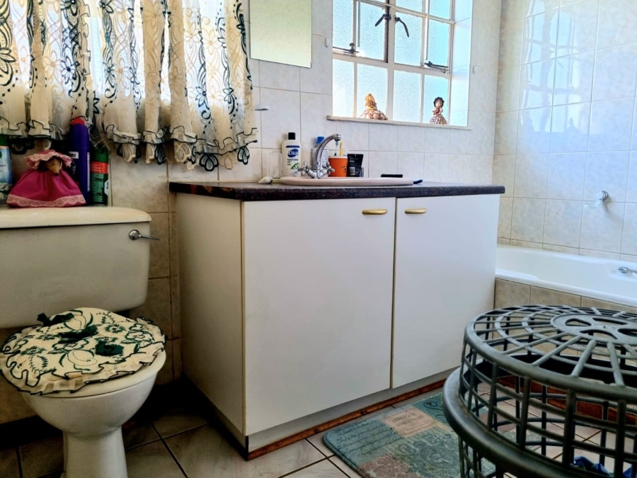 4 Bedroom Property for Sale in El Toro Park Northern Cape